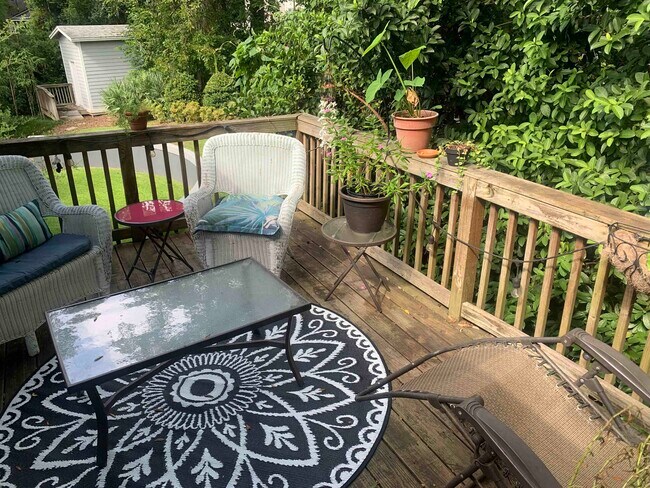 Building Photo - 1111 Washington Ct