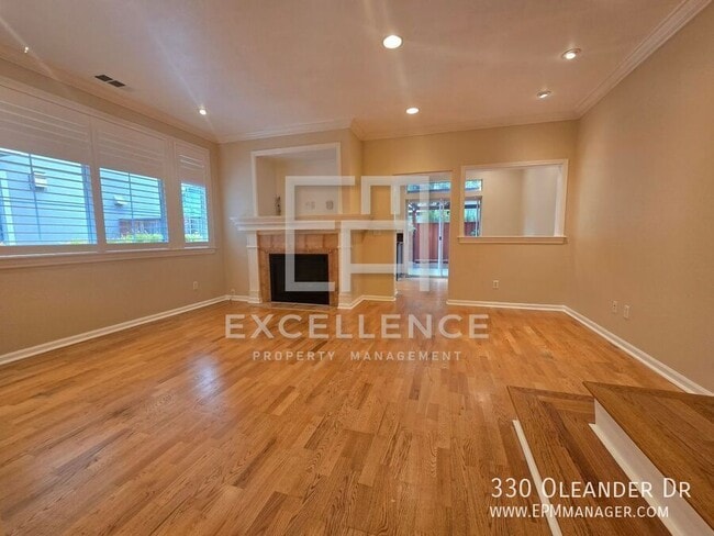Building Photo - 330 Oleander Dr