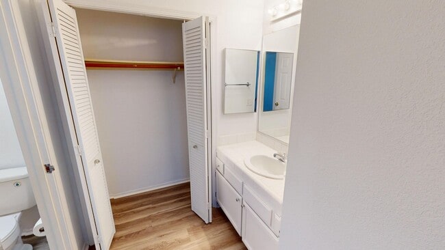 Building Photo - Update 2x2 Top Floor Condo with pool, storage, fireplace & garage in ideal Novato Location