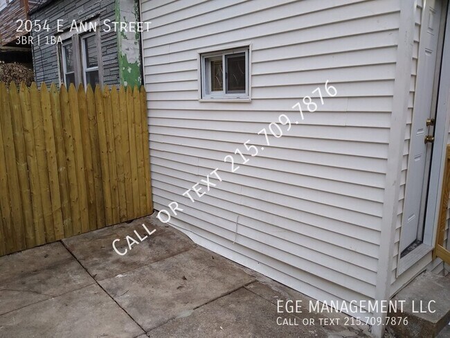 Building Photo - 2054 Ann St