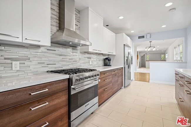 Building Photo - 3709 Stone Canyon Ave
