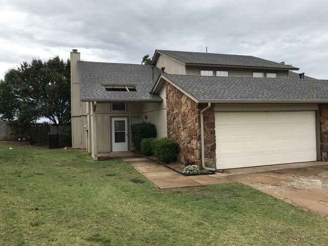 Primary Photo - 3 bedrooms, 2 1/2 baths and a 2 car garage...