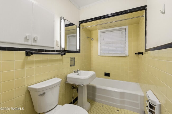 Building Photo - 418 Marguerite Blvd