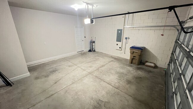 Building Photo - Beautiful Harmony Central Water Front Home AVAILABLE NOW!