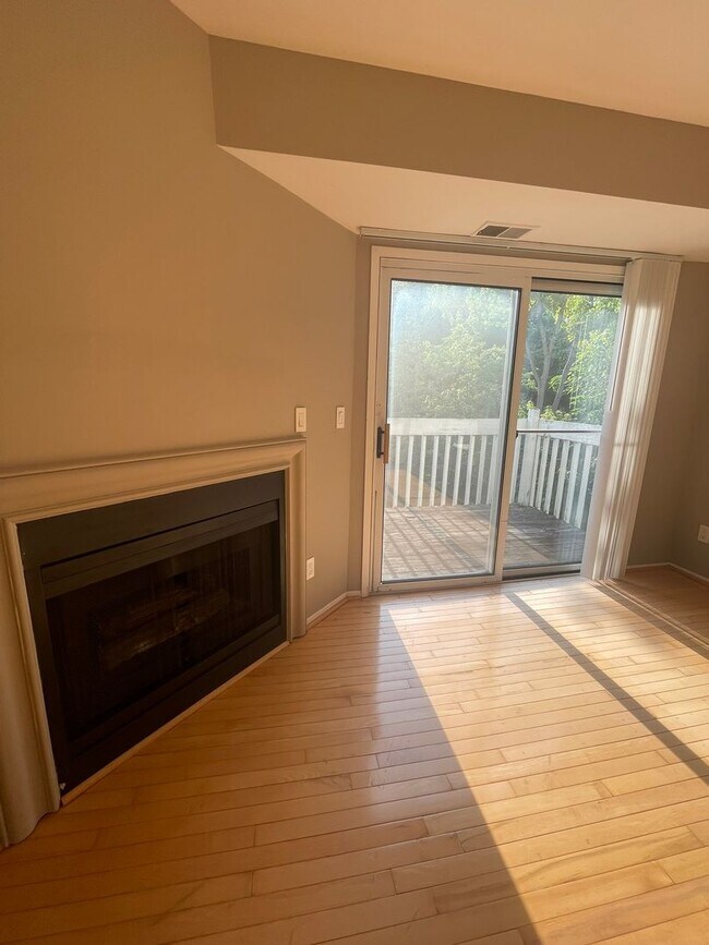 Building Photo - Three Bedroom Two Bath Condo near Arbor Hills