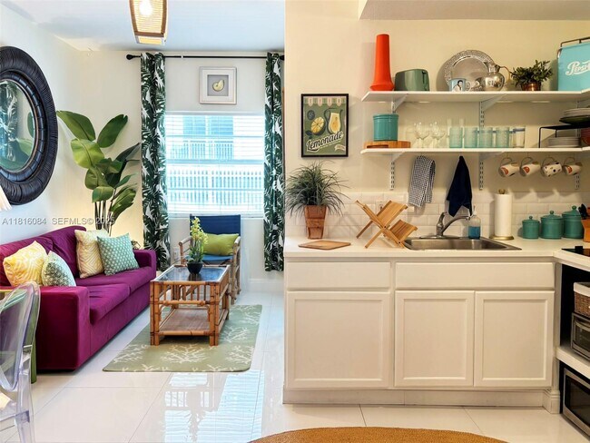 Building Photo - 335 Ocean Dr