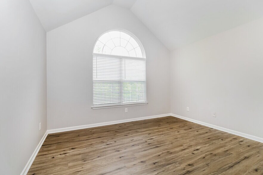 Building Photo - 3513 Tybee Dr