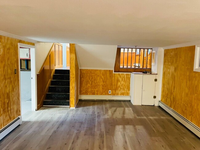 Building Photo - 146 Woolsey Ave