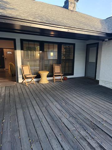 Building Photo - 16235 Red Wood Cir N