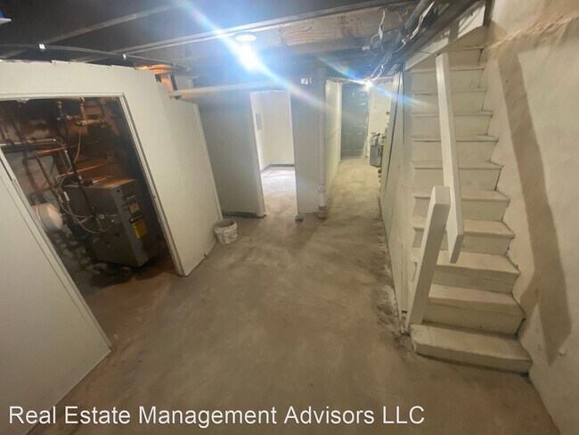 Building Photo - 3 br, 1 bath House - 7068 Clover Lane