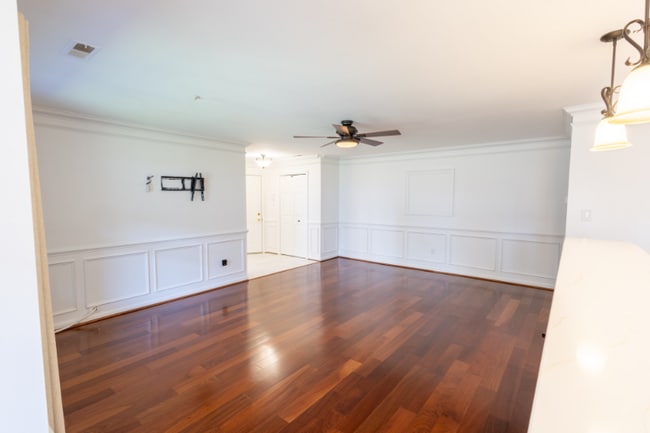 Building Photo - 2406 Dominion Dr