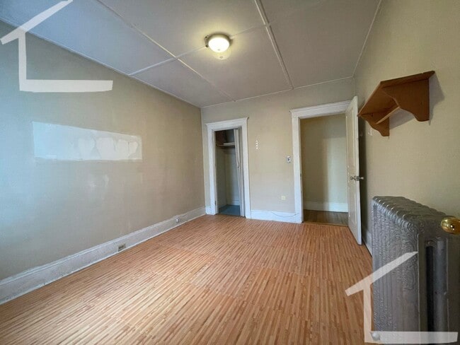 Building Photo - 9/1 Oversized Allston 4BR/2BA w/heat inc