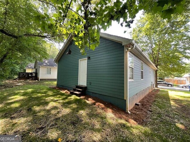 Building Photo - 1040 Thomasville Estates Wy SE