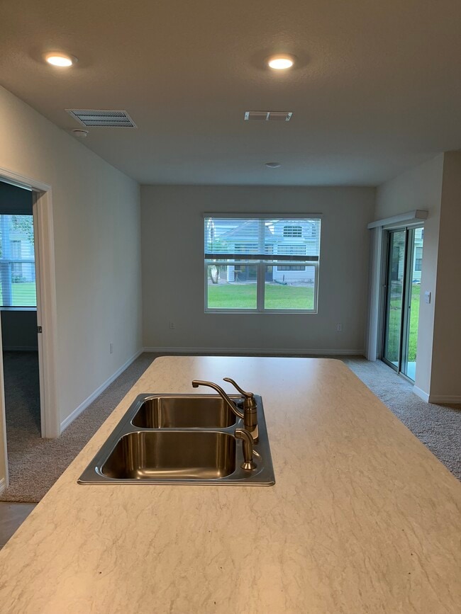 Building Photo - 2917 Canary Ln