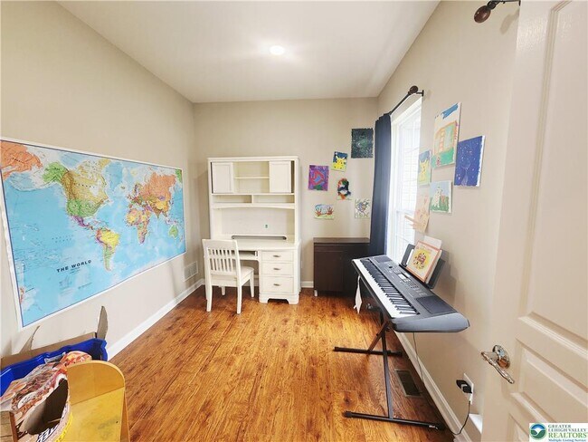 Building Photo - 8858 Pathfinder Rd