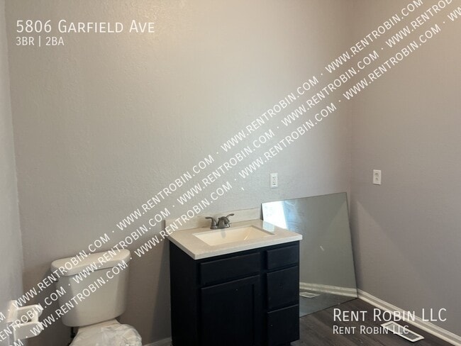 Building Photo - 5806 Garfield Ave
