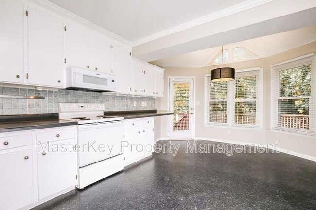 Building Photo - 916 Tanglewood Dr