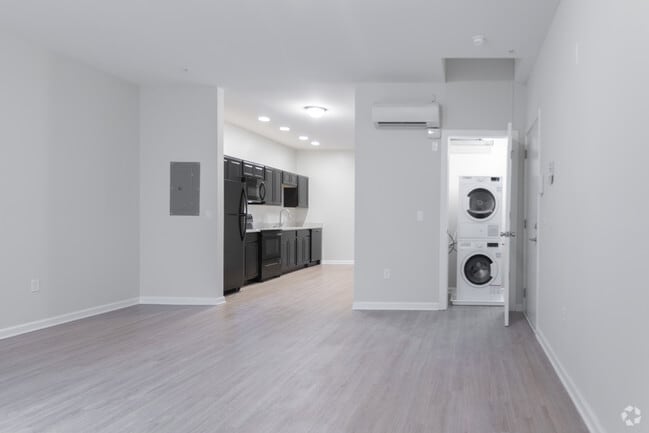 Interior Photo - Howard Row