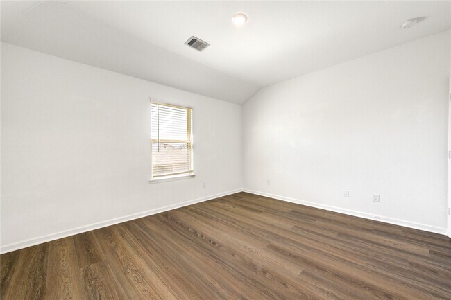 Building Photo - 5511 Downie Draw Ranch Trail