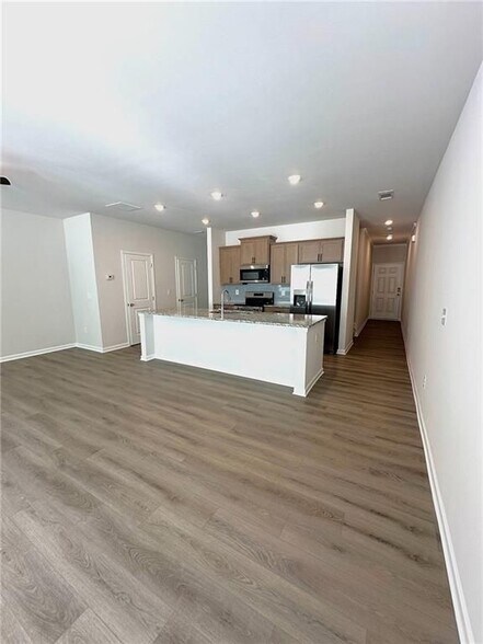 Building Photo - 520 Hayes Ln