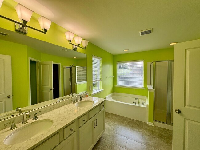 Building Photo - Nice Ladson 3 Bedroom!