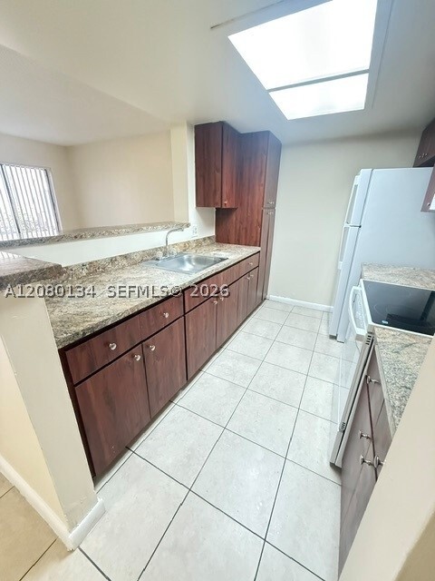 Building Photo - 8335 Coral Lake Dr