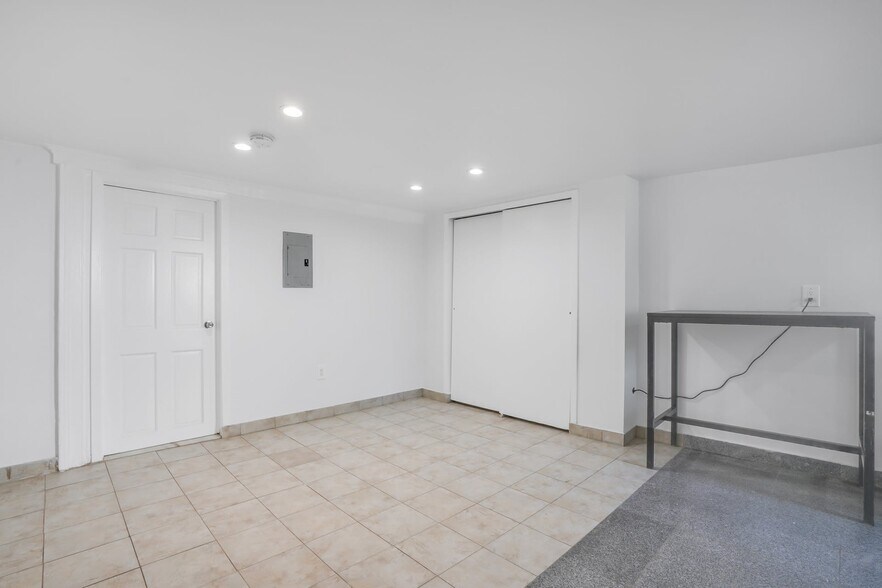 Building Photo - 245 4th St