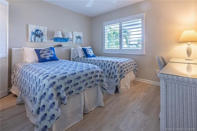 Building Photo - 5596 NE Gulfstream Way