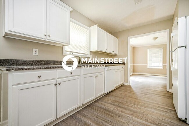 Building Photo - 4 Bedroom Pet-Friendly Home in Rex, GA with Main Street Renewal