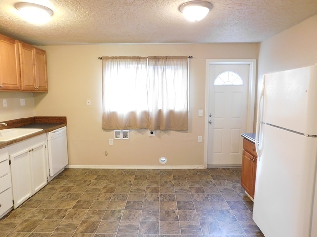 Building Photo - 1Bd/1Ba Single Story Home - Available Soon!