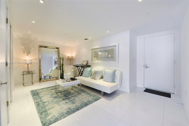 Building Photo - 495 Brickell Ave