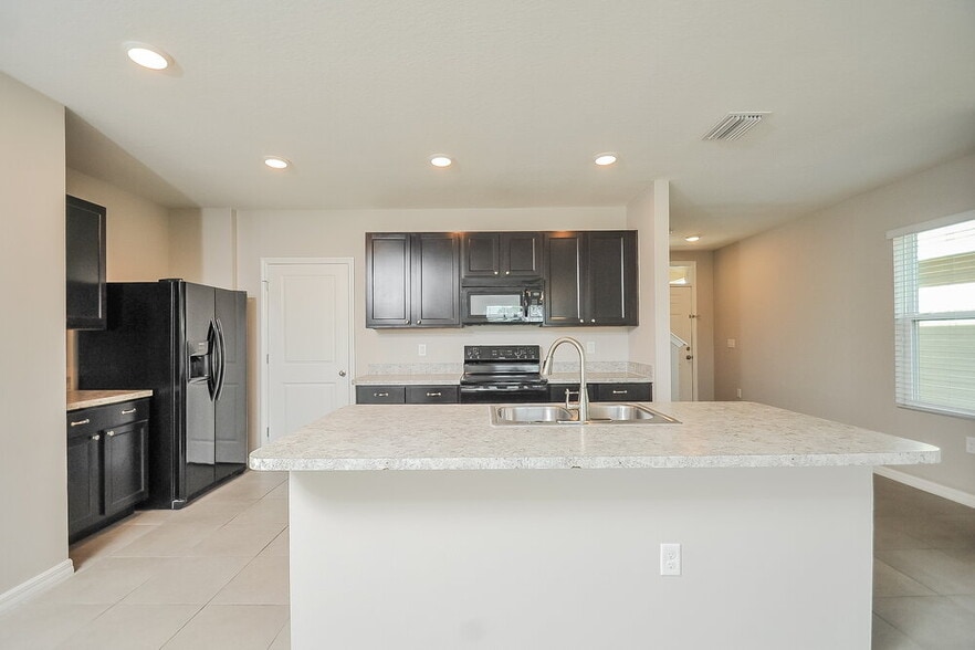 Building Photo - 10257 Geese Trail Cir
