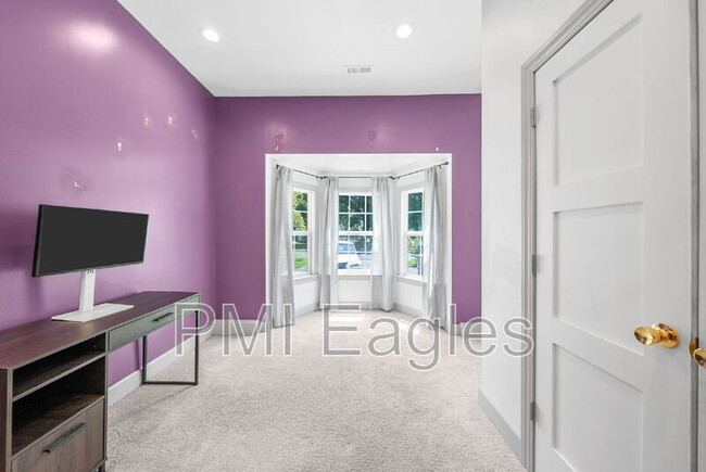 Building Photo - 2721 S Virginia St