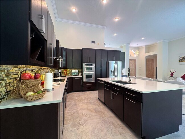 Building Photo - 375 Sabal Way