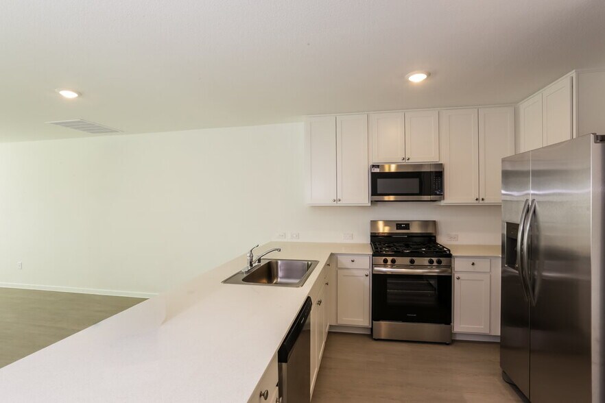 Building Photo - 1725 Crossbill St