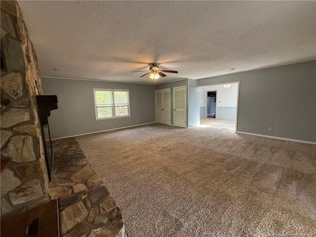 Building Photo - 611 Galloway Dr
