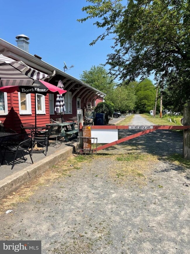 Building Photo - 1 N Main St