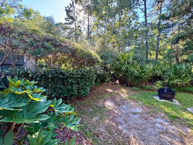 Building Photo - Fully Furnished Coastal Home in Gated Allenwood Community | Steps from Pool, Minutes from Schools...