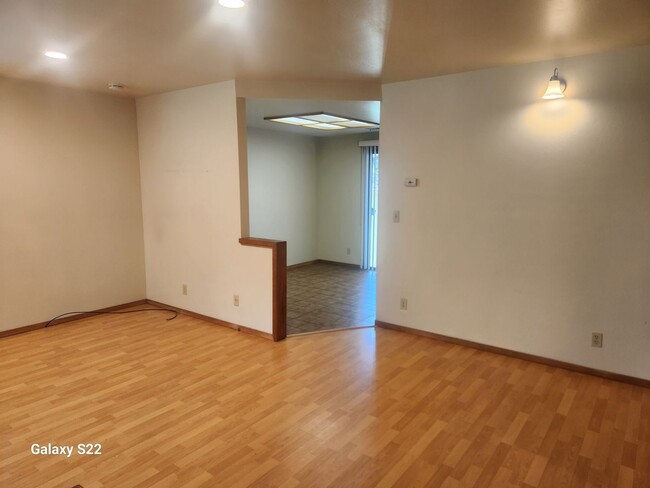 Building Photo - 1471-1475 Townview Avenue
