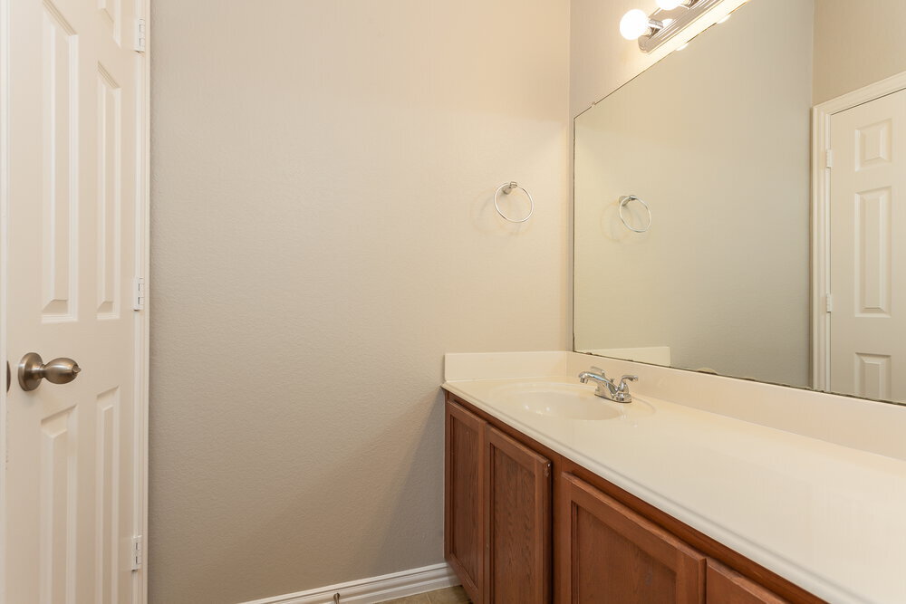 Building Photo - 609 Cove Ct