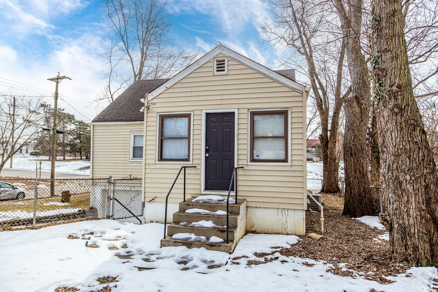 Building Photo - 2324 Langdon Farm Rd