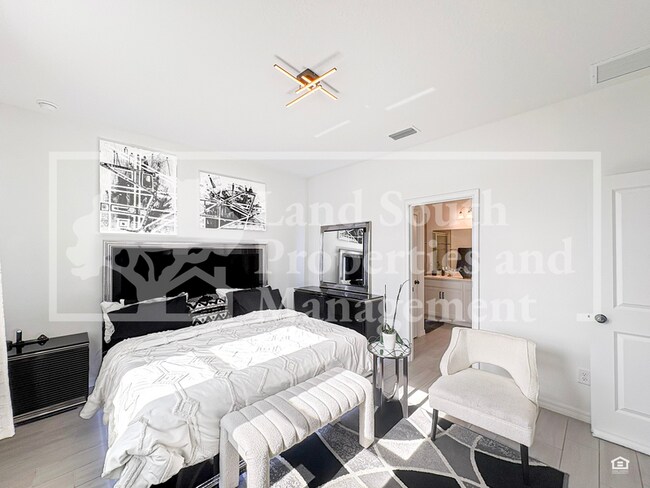 Building Photo - 6720 Great Bear Dr