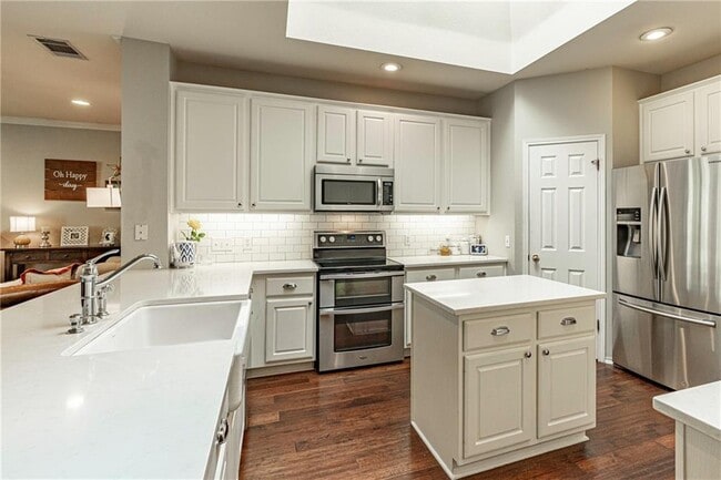 Building Photo - 1618 Sundown Dr