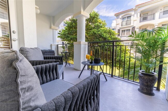 Building Photo - 3255 NE 184th St