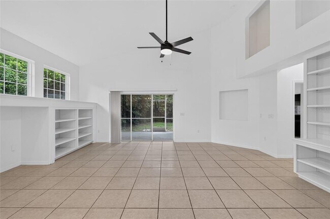 Building Photo - 914 SW 83rd Terrace