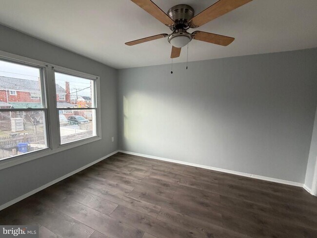 Building Photo - 2004 Kelmore Rd