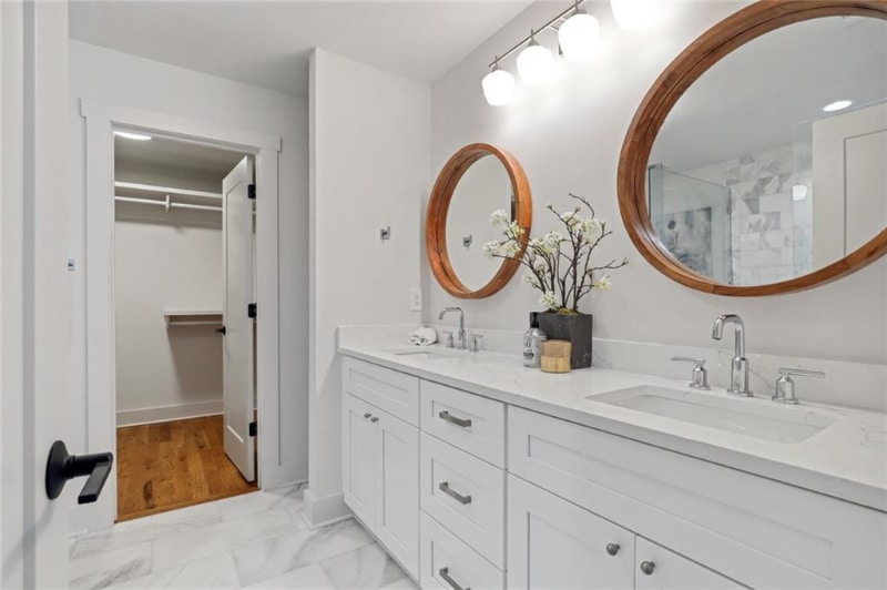 Building Photo - 496 Glenwood Pl SE