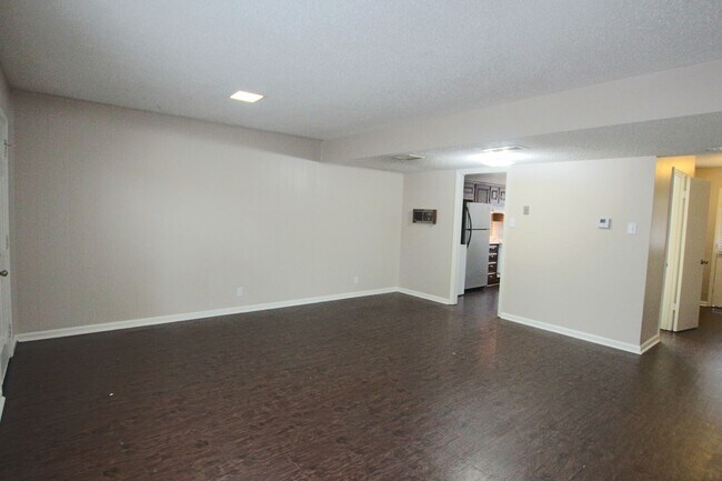 Building Photo - Delmar Dr. 2514/2516