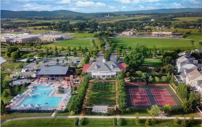 Building Photo - 1113 Long Farm Cir