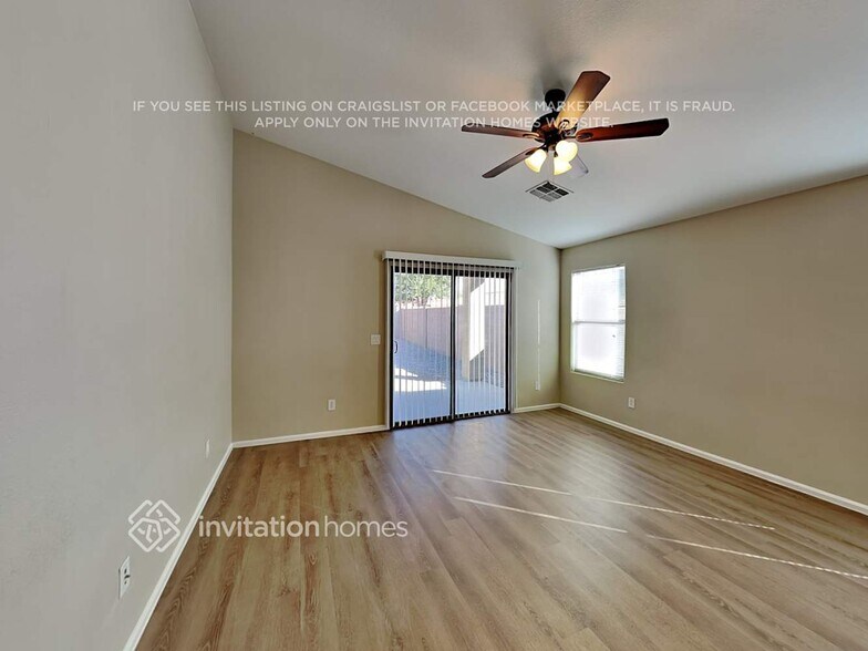 Building Photo - 1088 E Palomino Way